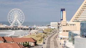 Giá nhà view biển Atlantic $215K vs Nha Trang $4.6M: Đâu là điểm rơi?