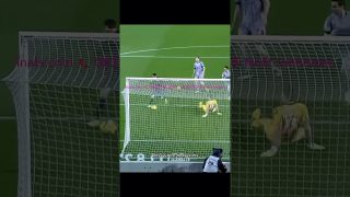 Rê bóng đỉnh cao của Messi khiến hậu vệ bất lực